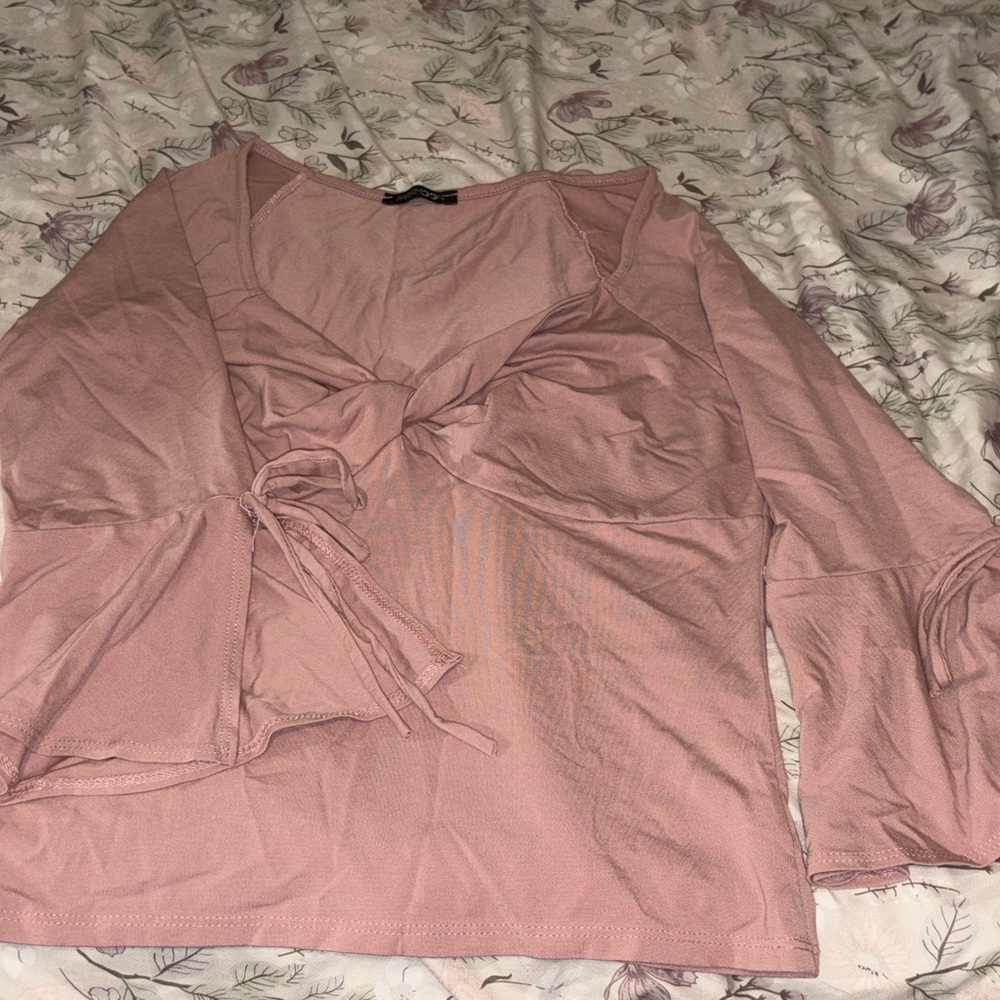 Light pink flare sleeve shirt🩷